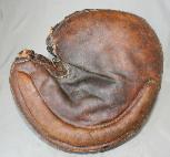 Early 1900s Spalding Crescent Pad Cachers Mitt